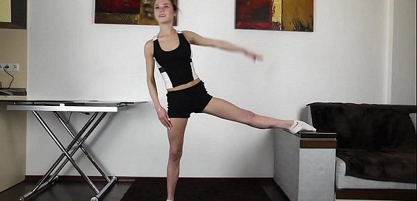  Agata Berezka flexible young babe